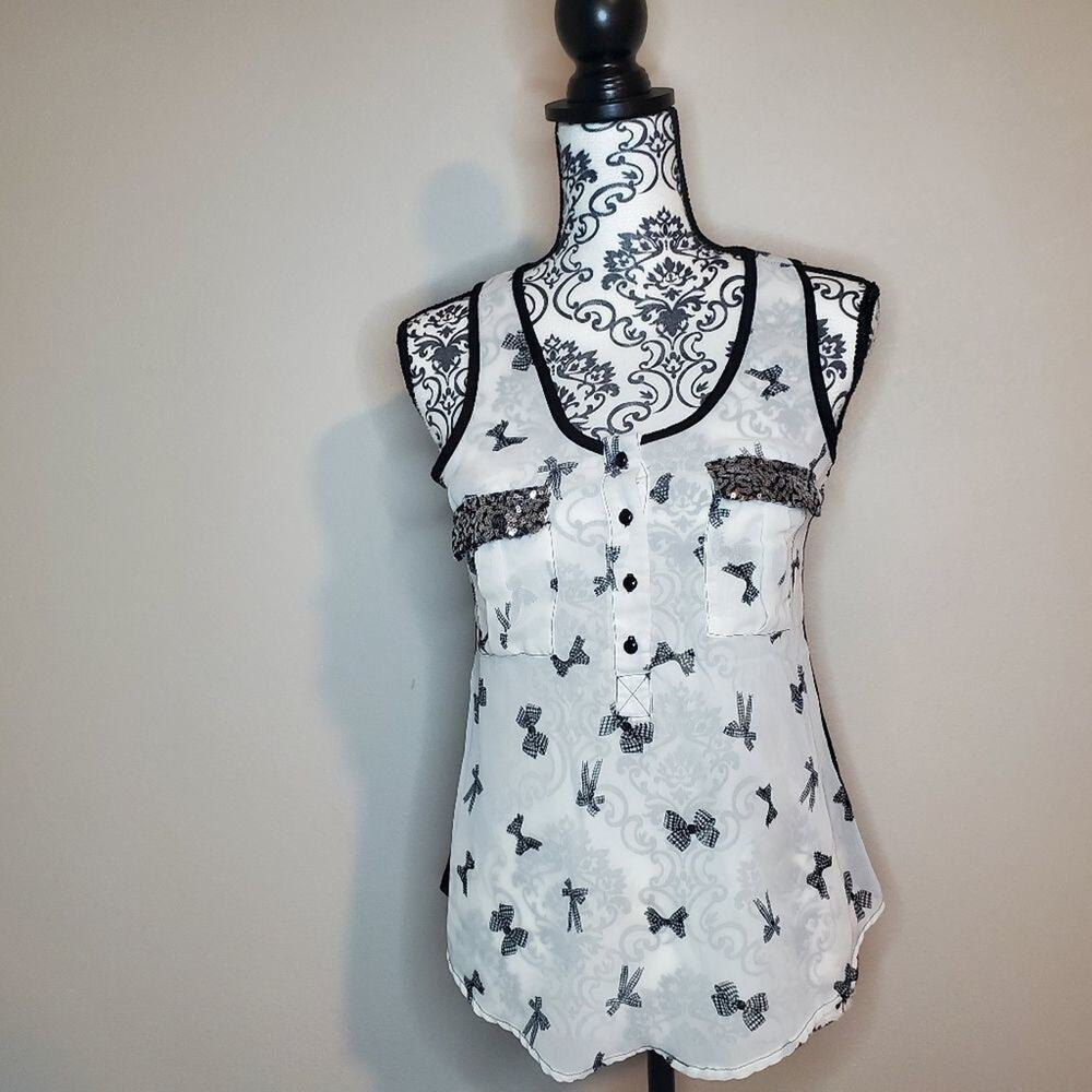 Rue 21 small sheer tank top with sequin accents pockets